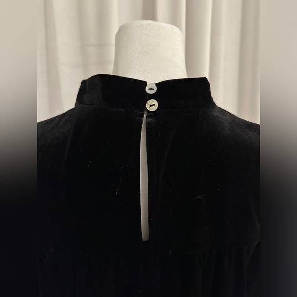 Suzanne Betro Black Velour and Lace High Neck Keyhole Back Blouse Size Medium - Picture 6 of 7